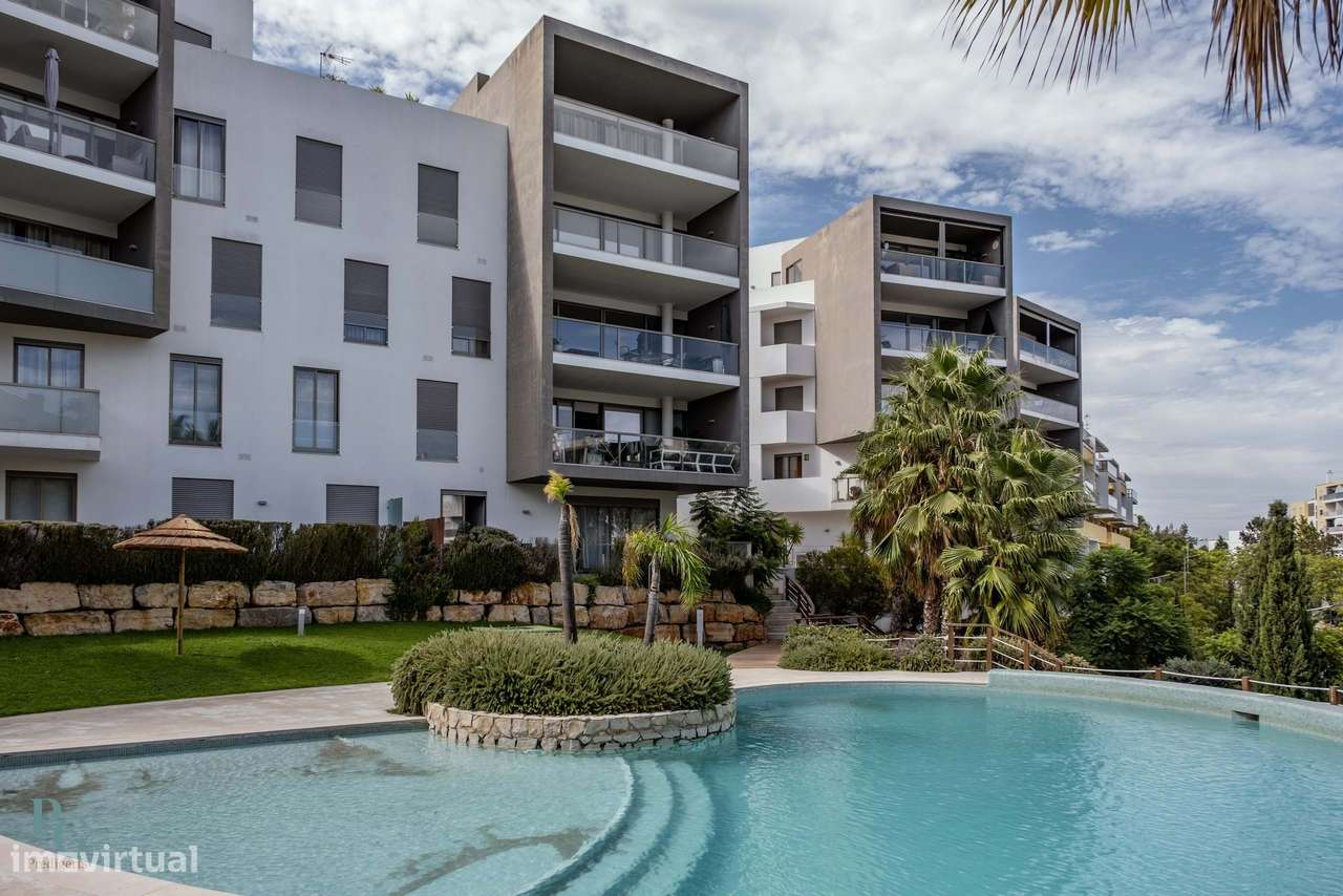 Espaçoso  T2 na Praia de Rocha Portimão   ,condomínio fechado com pisc - Grande imagem: 5/33