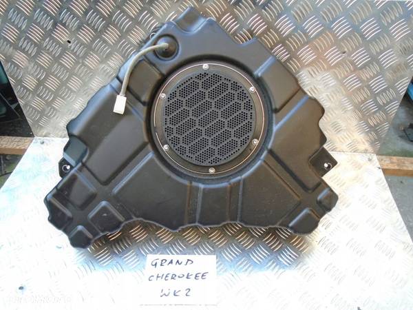 GRAND CHEROKEE WK2 LIFT GŁOŚNIK SUBWOOFER - 1