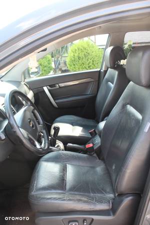 Chevrolet Captiva 2.0 d LT medium - 6