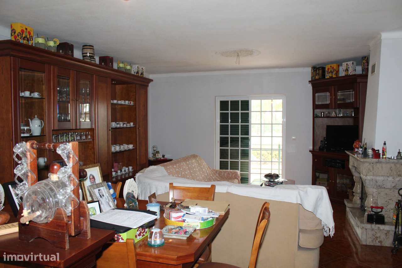 Moradia T2 +Anexos e garagem Lote 2500 m2-6