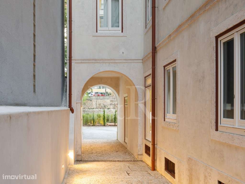 Apartamento T4+3, ideal para investimento, em Alcântara, Lisboa-5