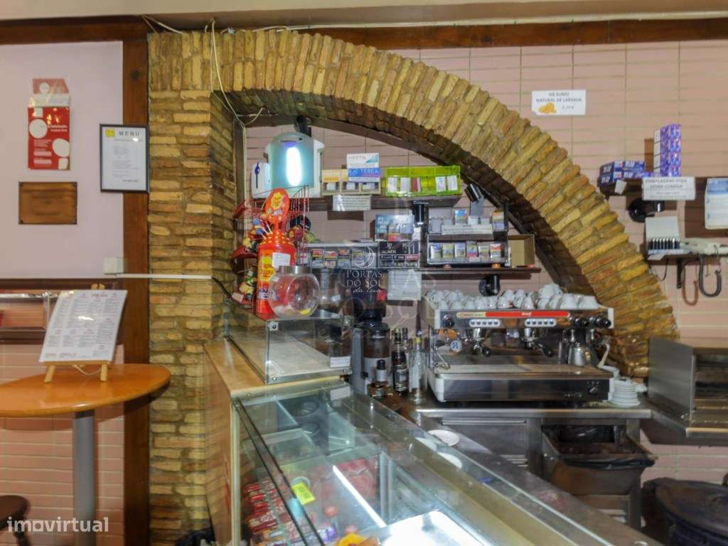 Prédio de 3 Pisos c/ Sótão e Terraço de Topo. - Grande imagem: 5/22