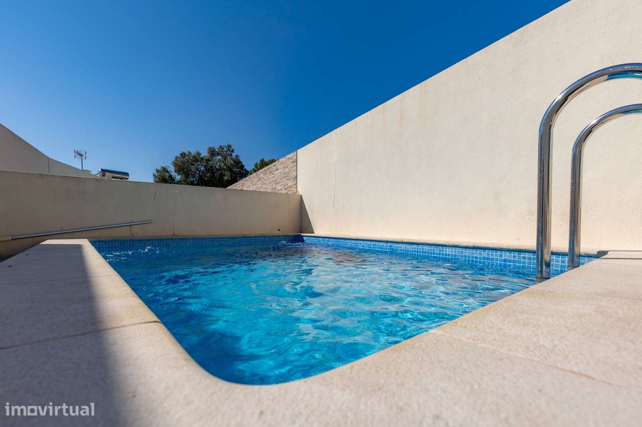 Moradia T3 piscina terraço vista mar e vila de Sesimbra-34
