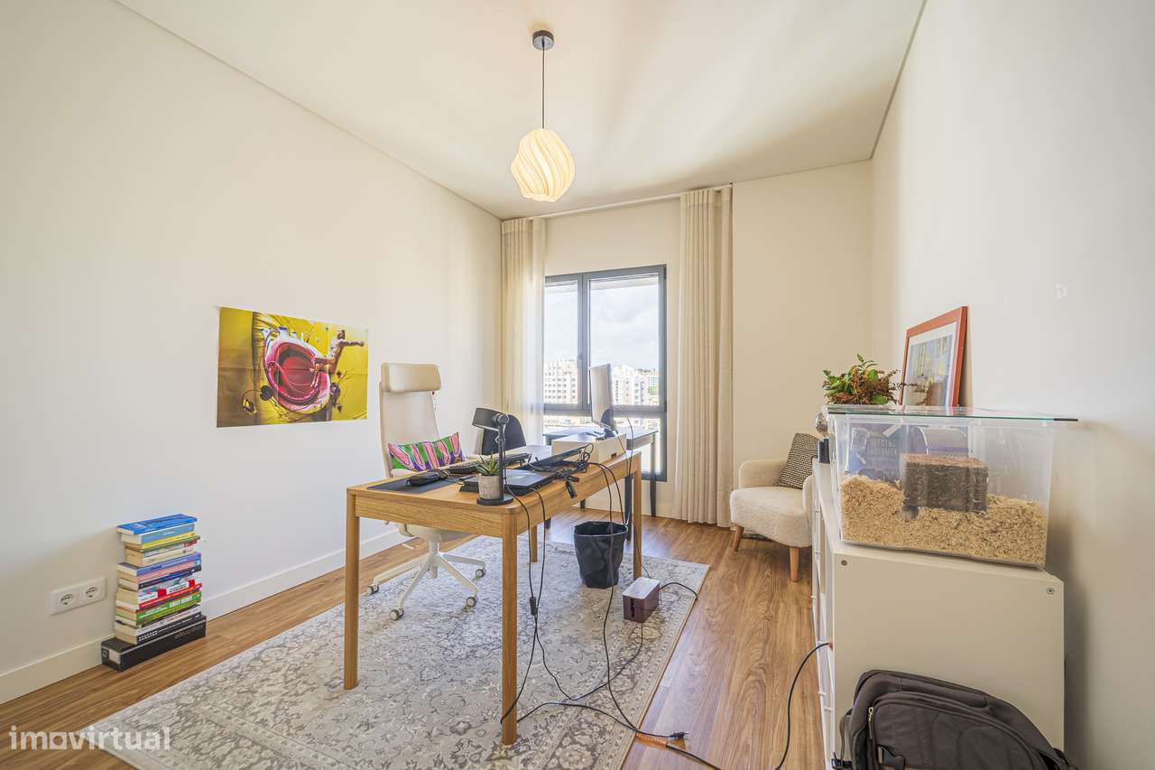 T4 | 183 m² | Miraflores | Vistas Monsanto + Rio-31