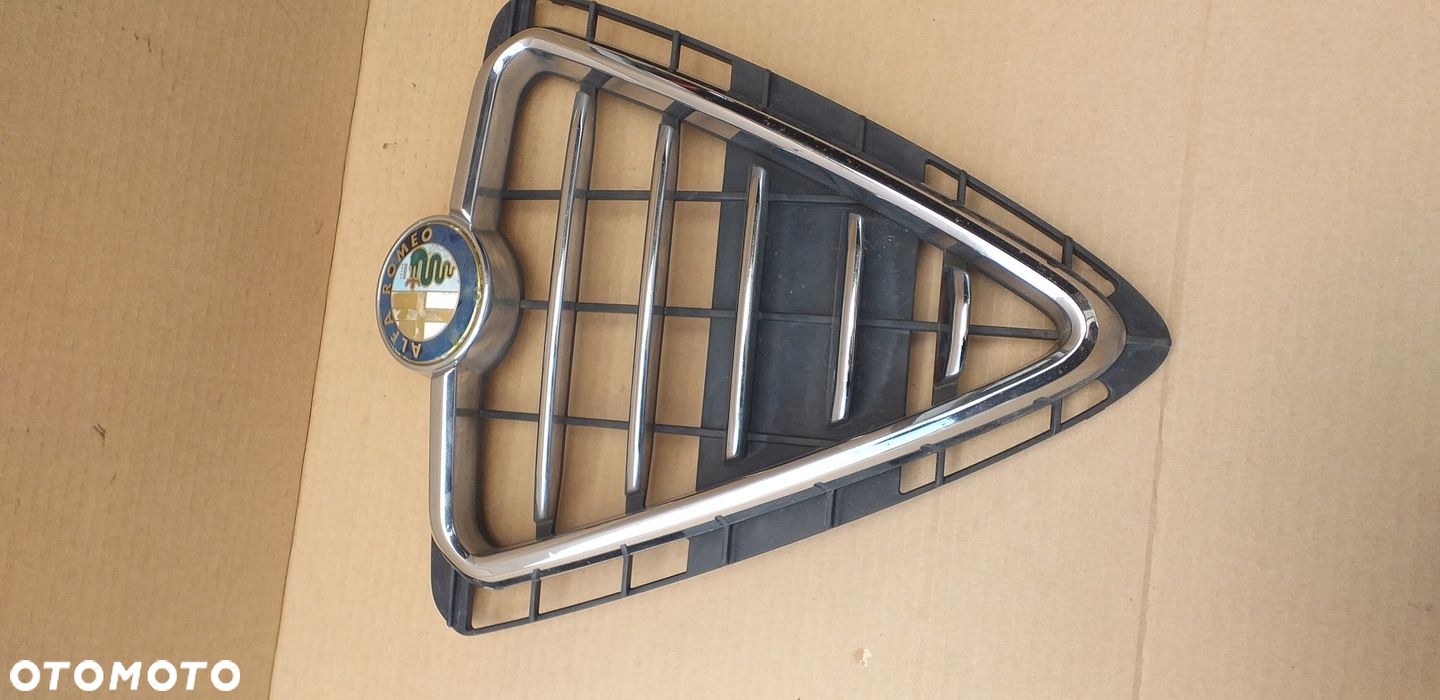 Alfa Romeo Giulietta Grill Atrapa Chłodnicy 156085889 - 2