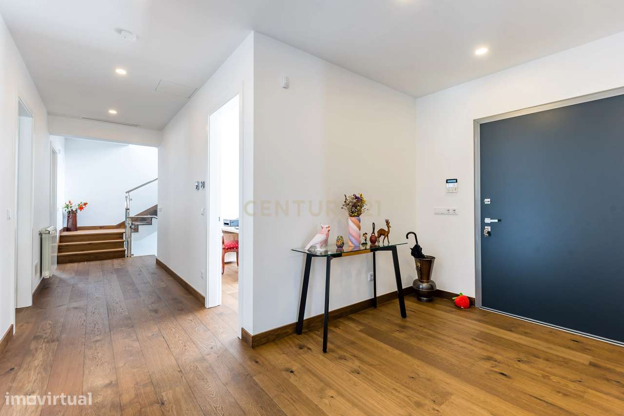 Moradia de Luxo T4 em Birre, piscina aquecida, jardim e garagem - Grande imagem: 5/60