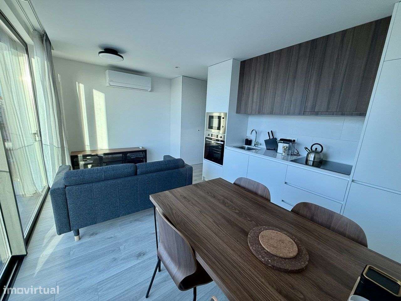 Estúdio moderno com estacionamento - Grande imagem: 4/25