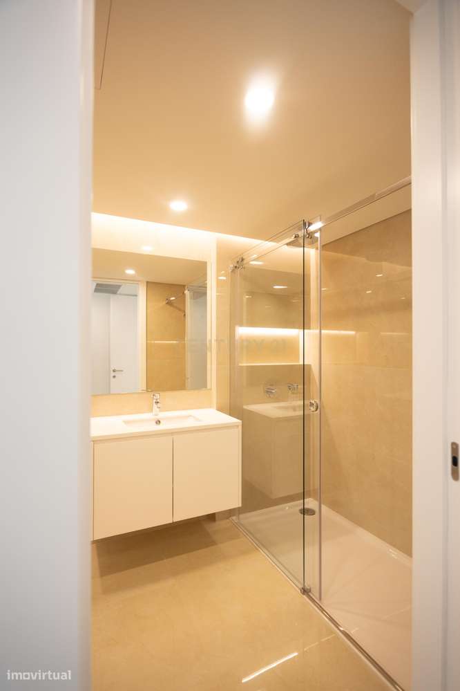 Apartamento T2A com estacionamento e piscina - Areeiro - Grande imagem: 5/17