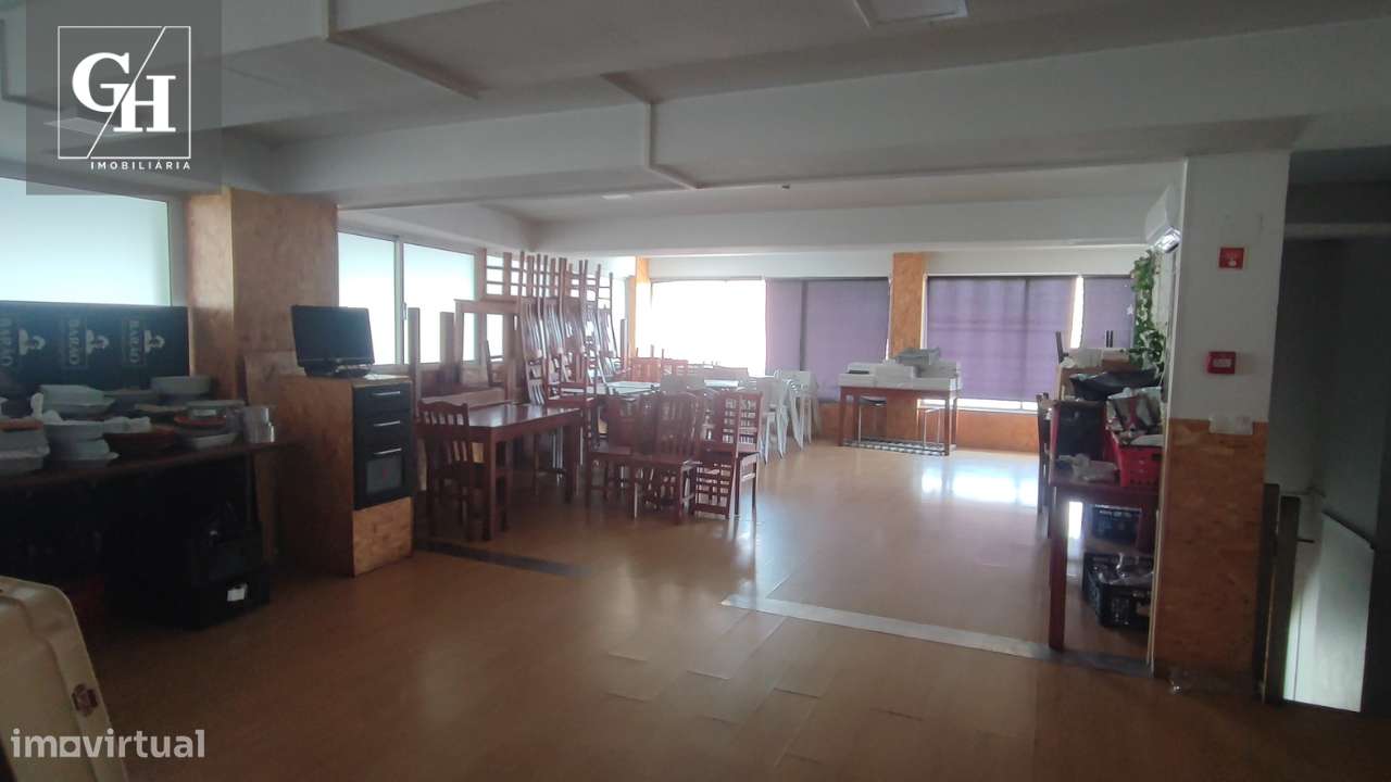 Trespasse de Restaurante - Equipado e com estacionamento privado-28