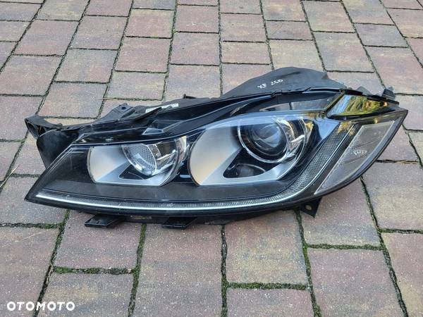 LAMPA XENON PRAWY LEWY PRZOD JAGUAR XF X260 - 2