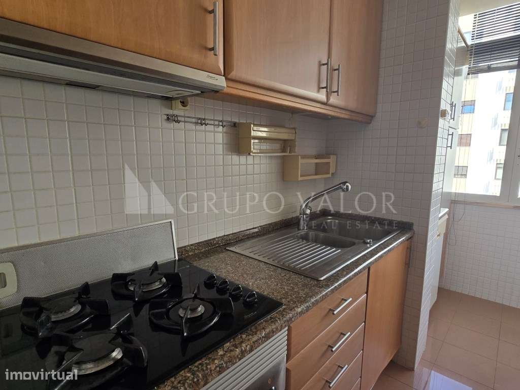 Apartamento T2 com estacionamento coberto privativo na Rinchoa (Rio...-6