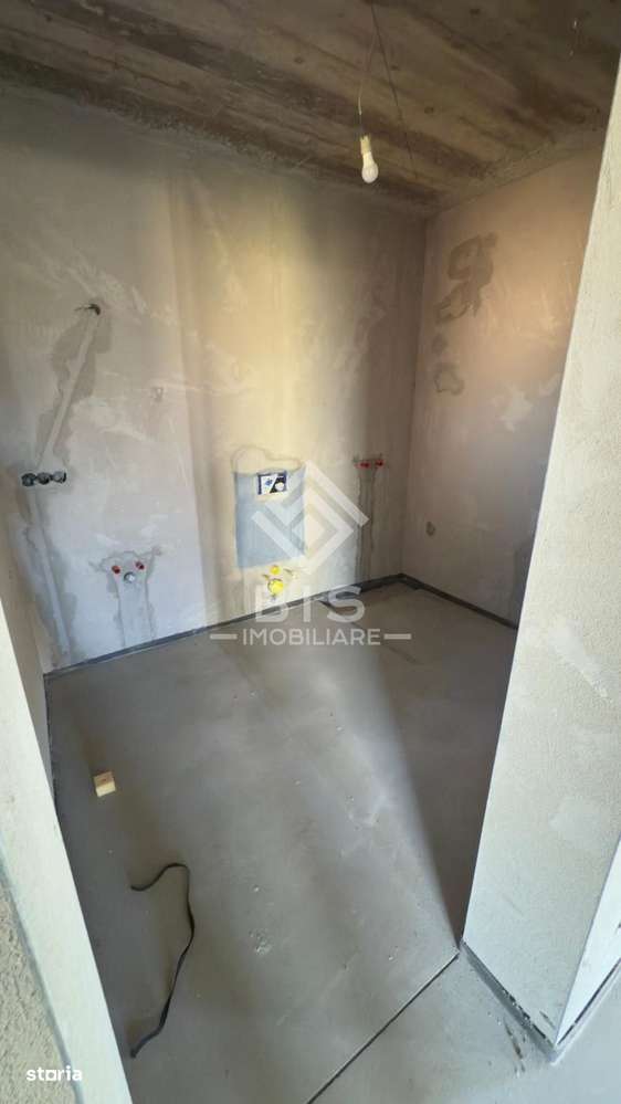 Casă 3 camere, 185mp, semifinisată, D+P+E-8