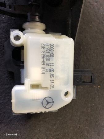 Servomotor tampa combustível Mercedes Classe CLS 350 2006 W219 gasolina - 3