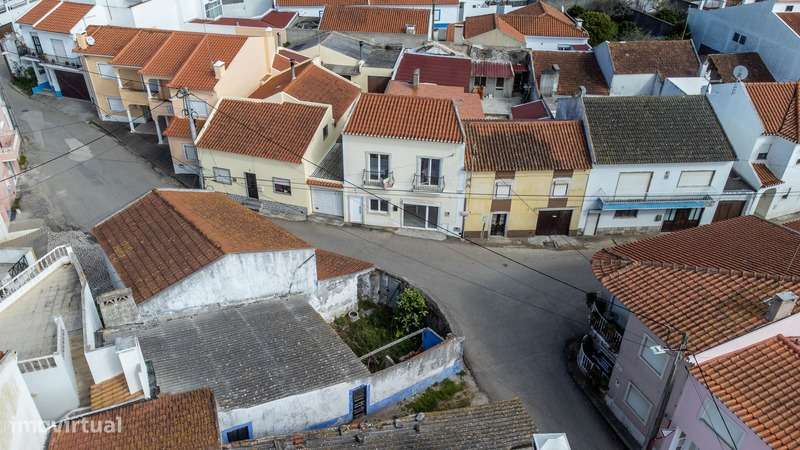 Moradia T2 Remodelada com Vista Mar Próxima das Praias na Lourinhã-22