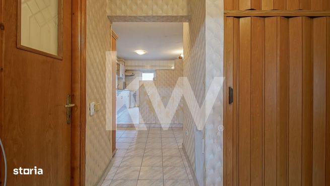 Vanzare apartament cu 3 camere, strada Paraului, zona Racadau-11