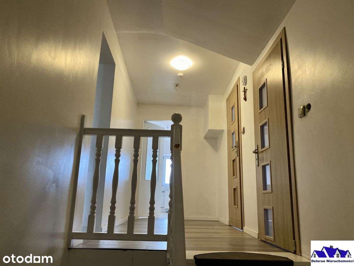 Duży dom wolnostojący wydzielone dwa mieszkania-15