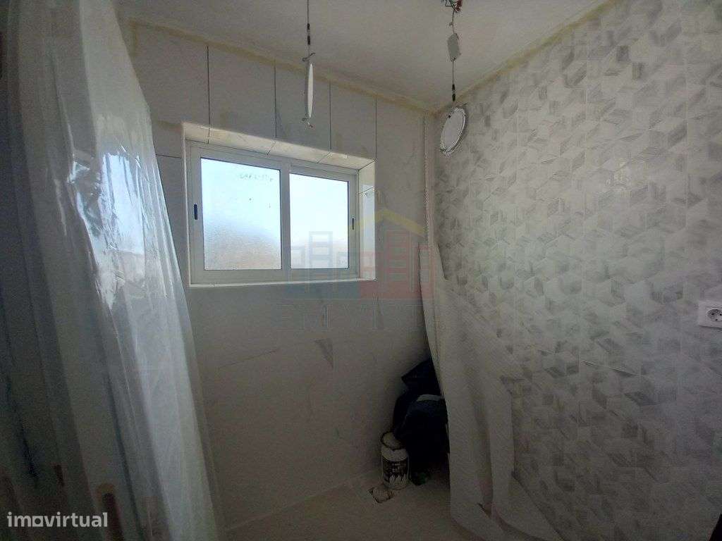 Apartamento T4 no Laranjeiro-18