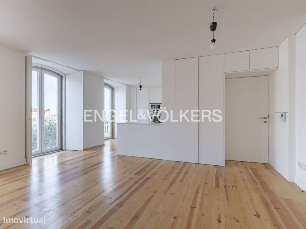 T2 Totalmente Remodelado em São Vicente com Vista Rio e Garagem - Grande imagem: 2/28