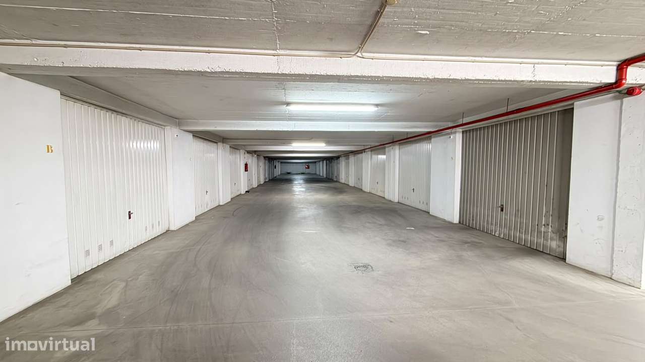 Garagem Fechada c/22 m² | Centro Rio Maior | Excelente Acessibilidade-13
