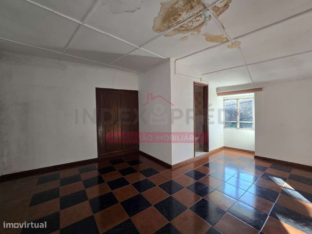 Prédio com varias frações Autónomas - Venda Judicial - Guarda - Grande imagem: 3/55