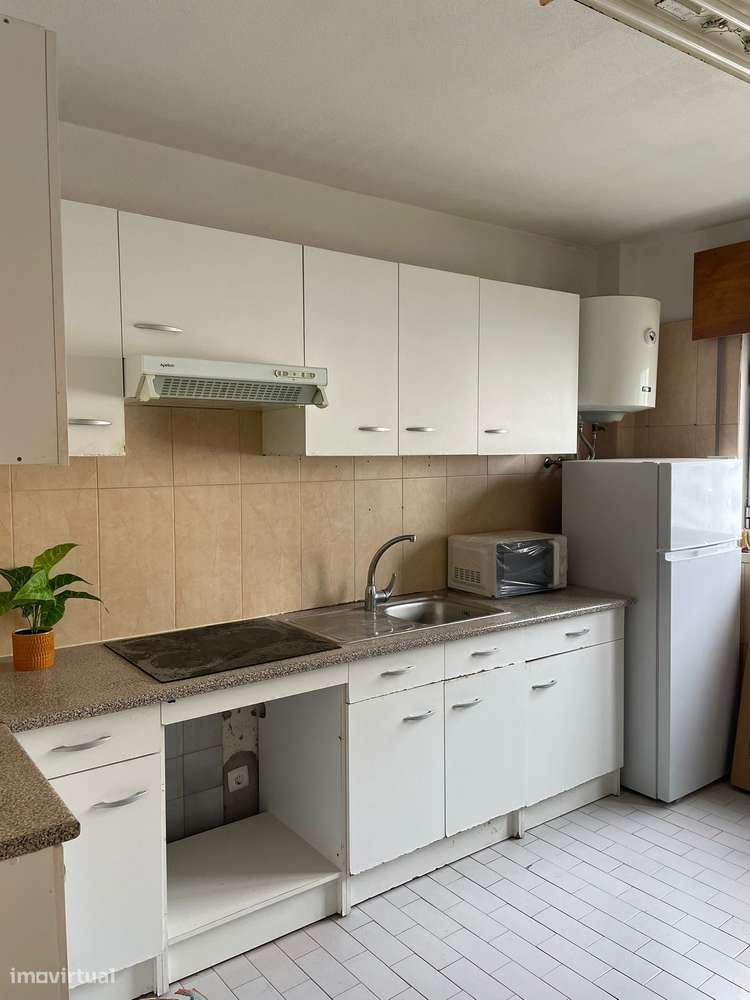 Arrendo T1 a 2 minutos do metro / Vilar de Andorinho - Grande imagem: 4/9