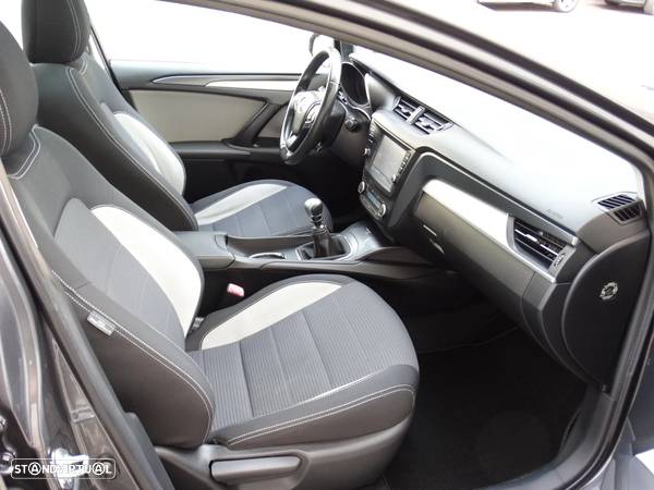 Toyota Avensis Touring Sports 1.6 D-4D Exclusive+GPS - 31