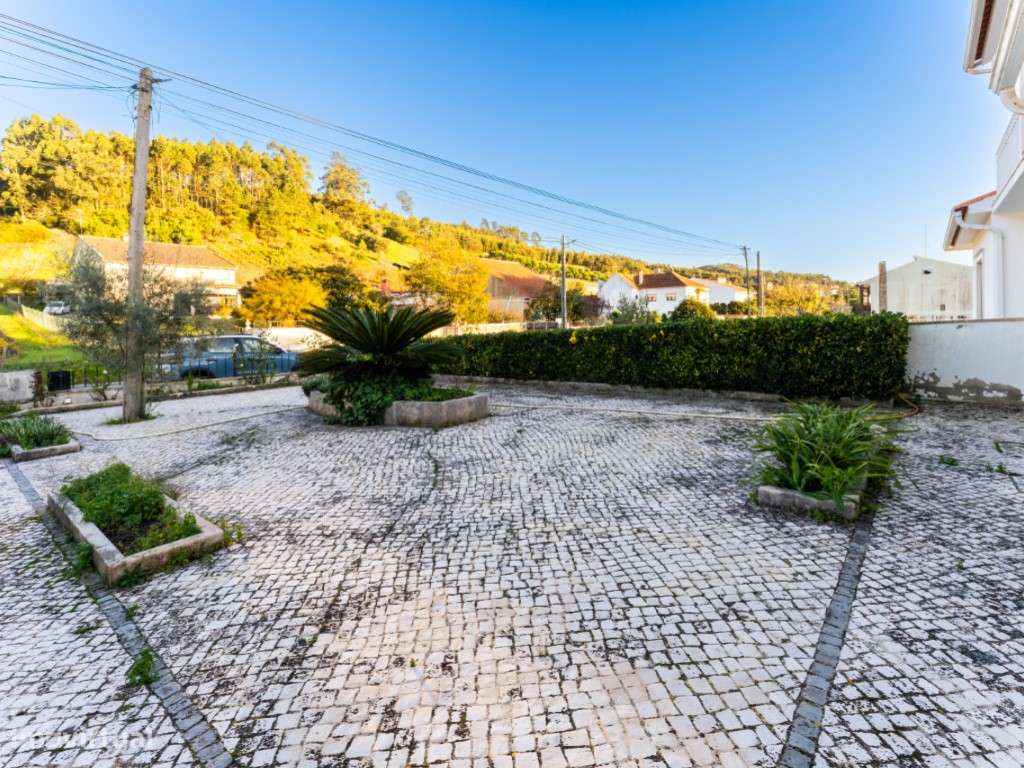 Moradia Geminada T3 Concelho de Alcobaça-48