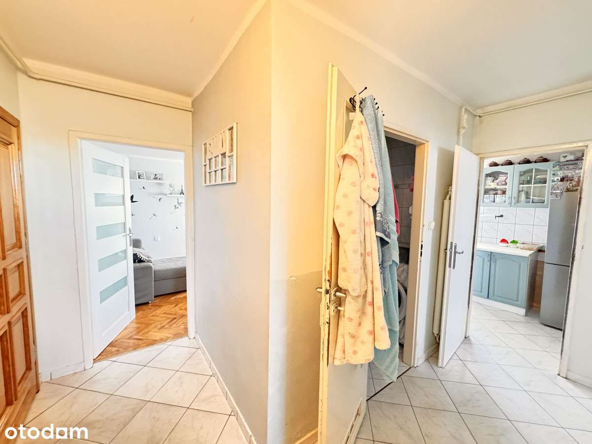 Trzy pokoje na  oś. Widok z pełnym wyposażeniem-9