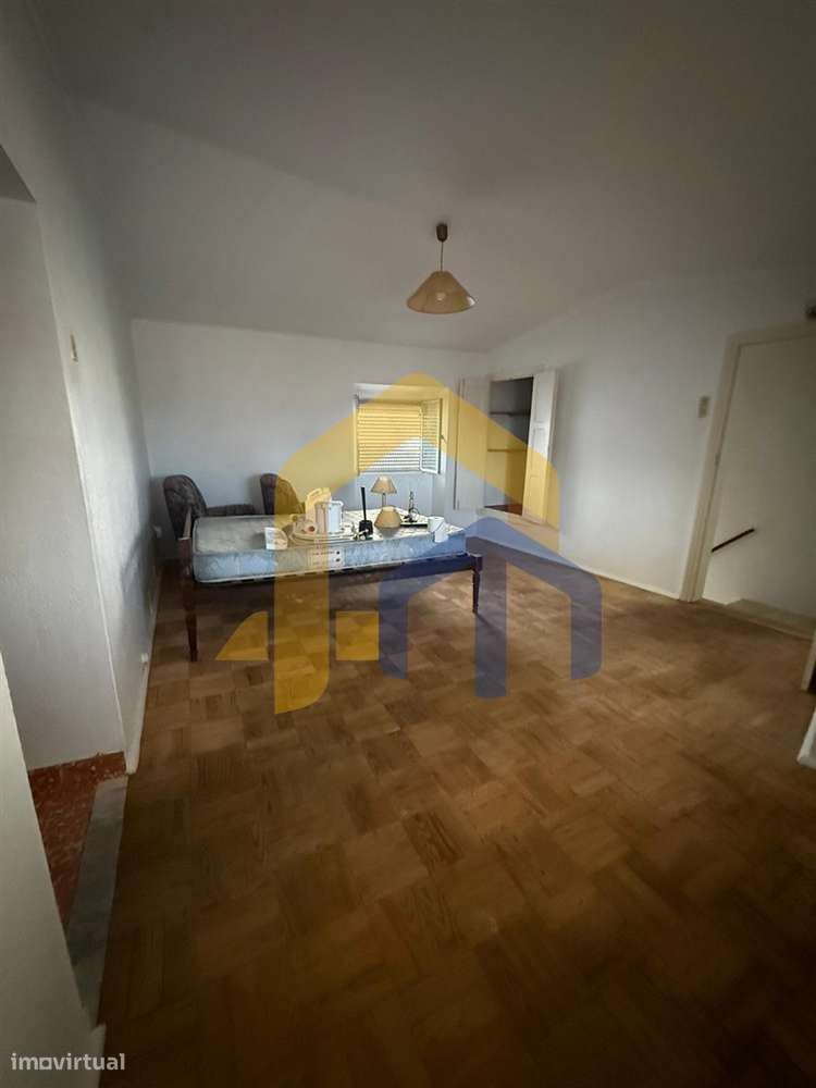 Moradia em Banda com Duas Habitações Independentes – Centro Histórico-5