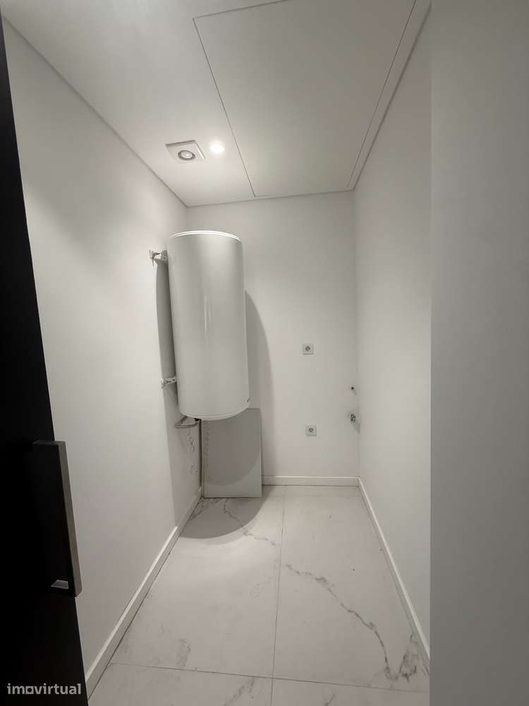 T3 com 3 suites totalmente renovado PORTO-5