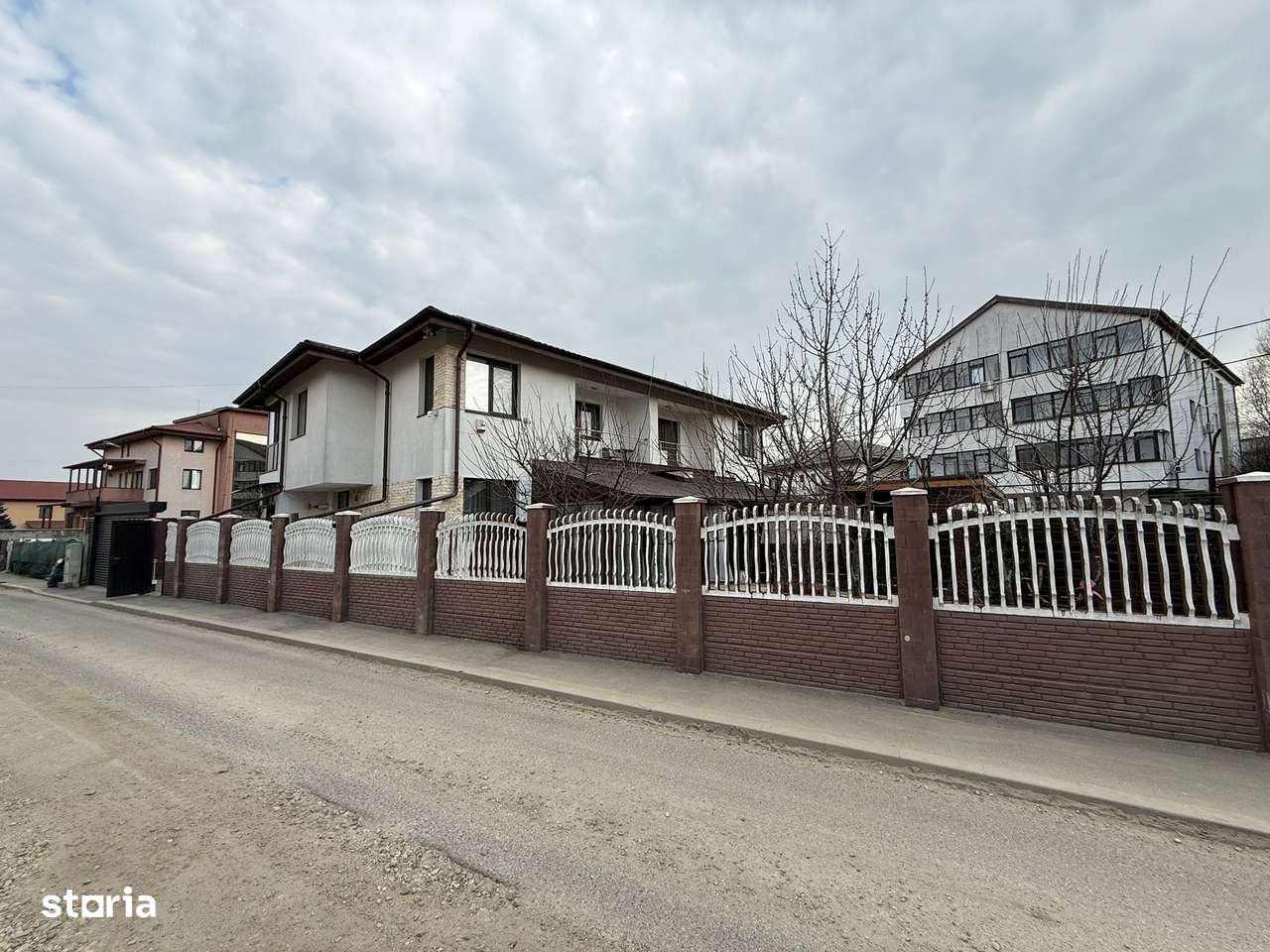 Vila tip Duplex , gata de mutat!-1