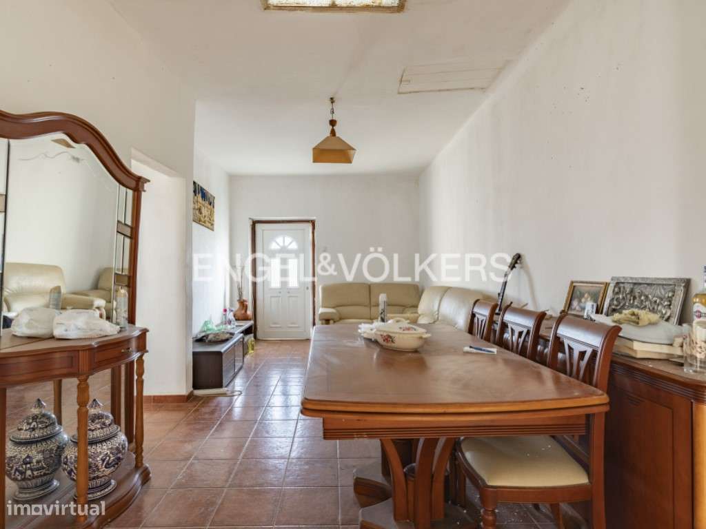 Moradia T3 com Potencial de Valorização em Campolide - Grande imagem: 5/33