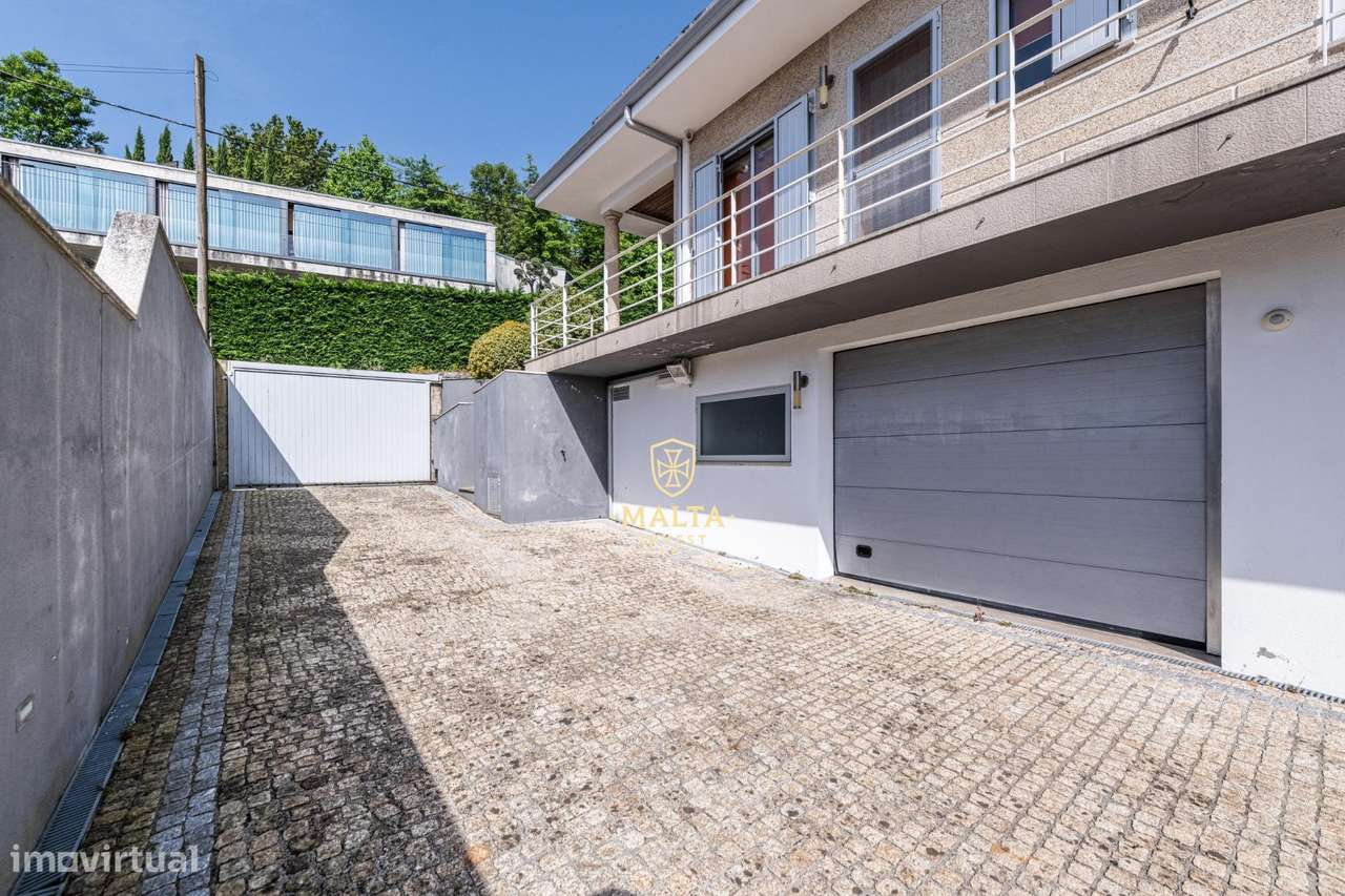 Moradia de Sonho na zona da Falperra!-15