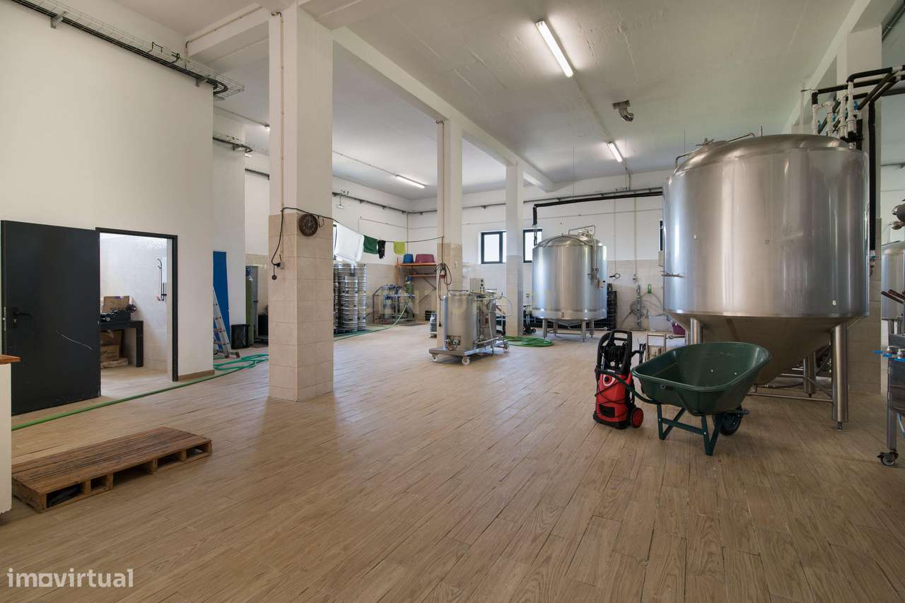 Fábrica de Cerveja Artesanal em S. Miguel de Alcainça, Mafra - Grande imagem: 4/32