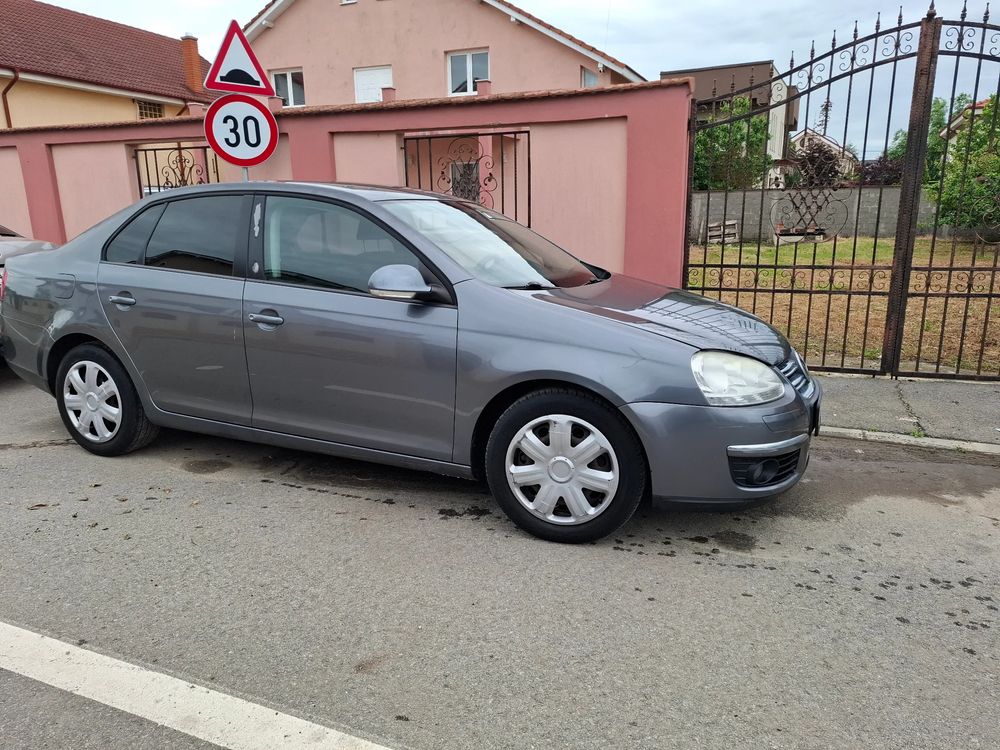 Volkswagen Jetta 1.6 Comfortline 2010