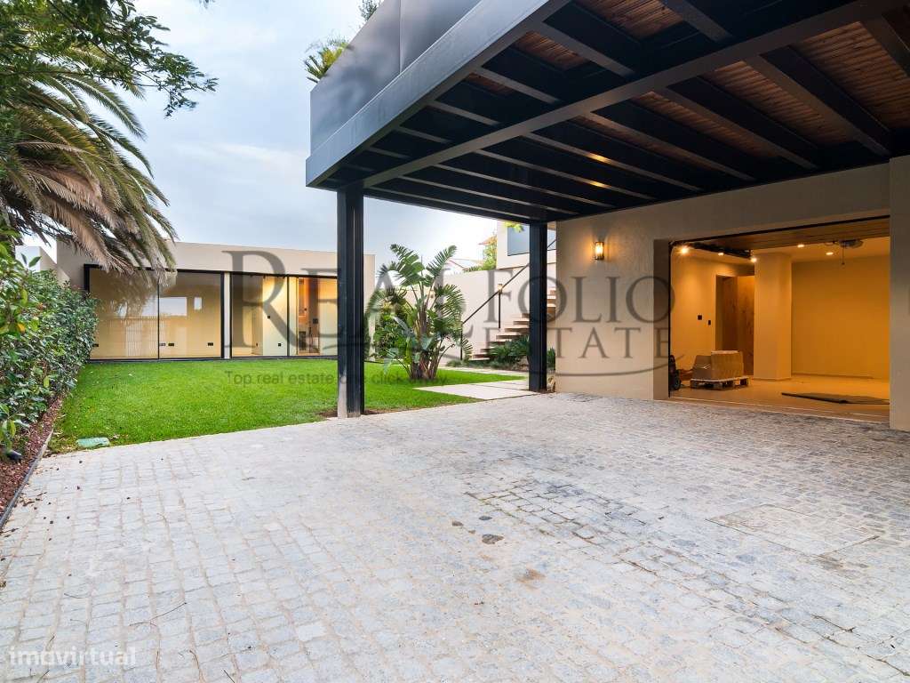 Moradia T5 com acabamentos de luxo e vista panorâmicas sobre a Baia...-44