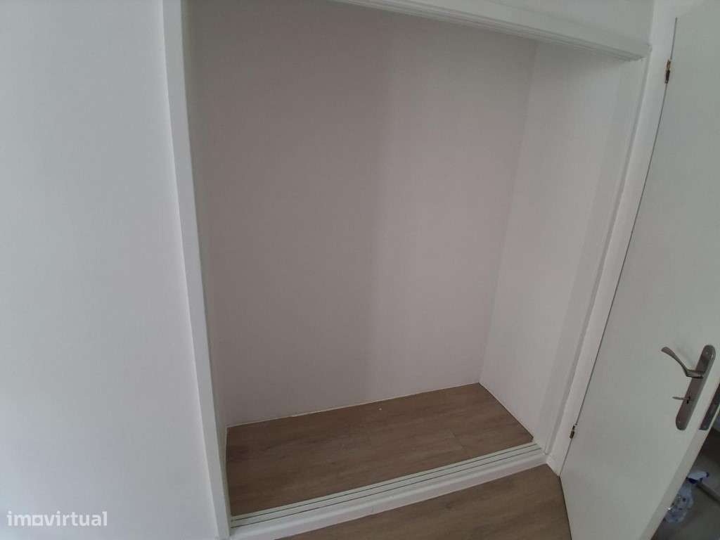 Apartamento T3 à venda em Baguim do Monte-18