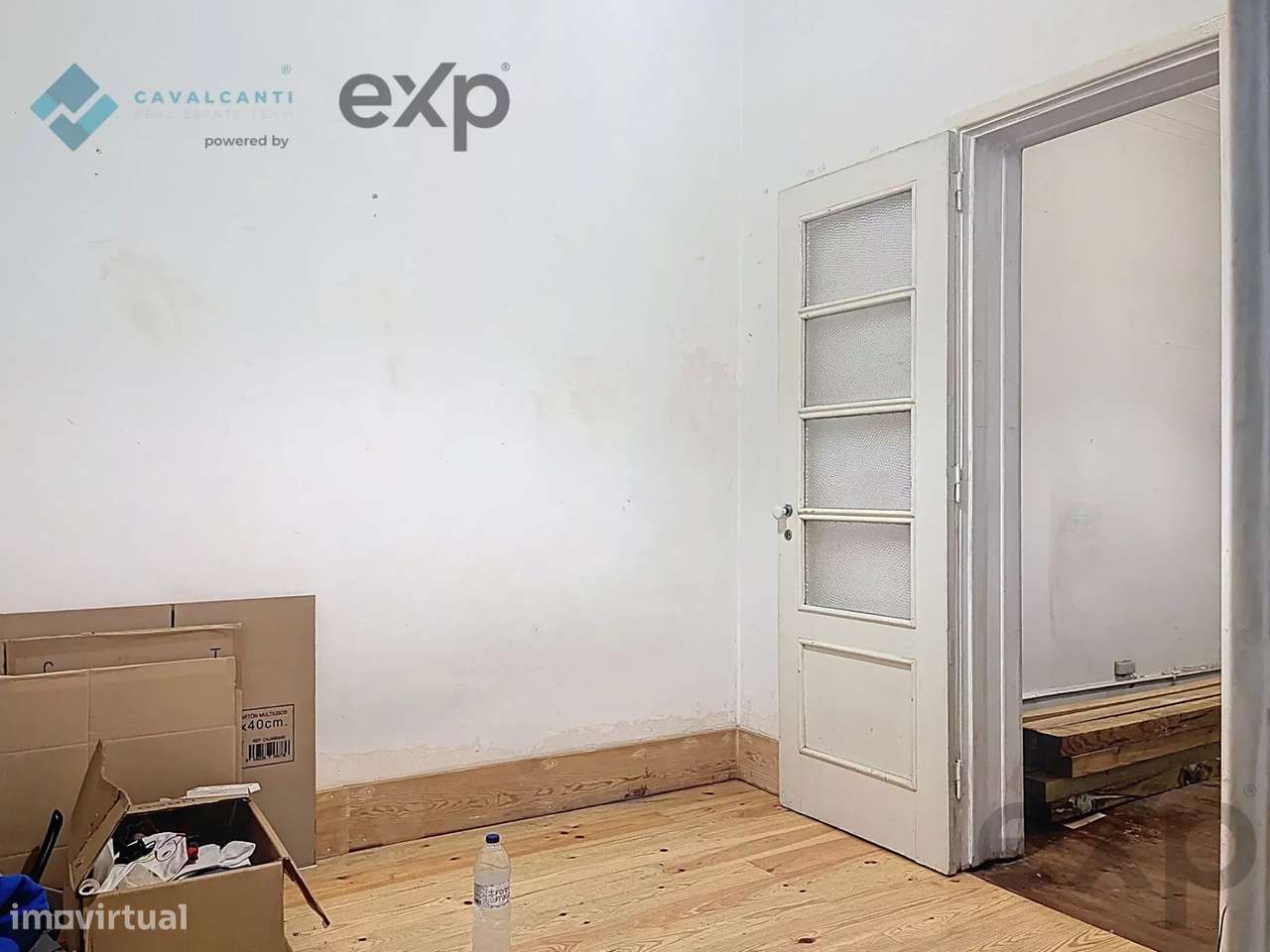 T3 com charme e logradouro Para Remodelar – Lisboa-12