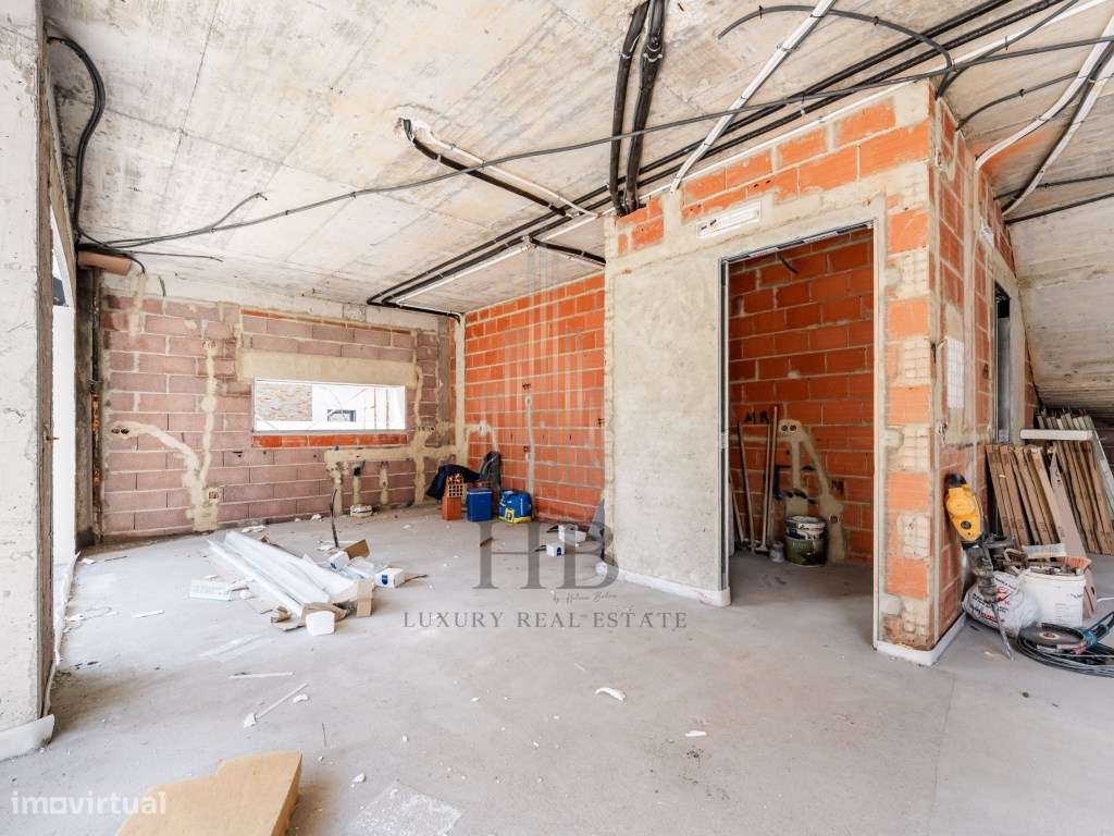 Moradia T4 de Luxo com Piscina Privativa e Jardim | Mafra-59
