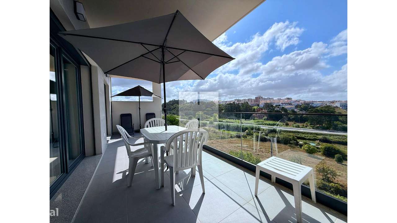 Espaçoso T4+1 Duplex c/ Vista Mar-12