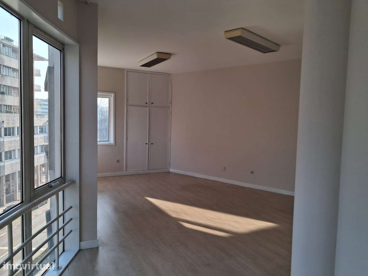 Alugo escritório bem situado em V.n. de Famalicão - Grande imagem: 2/7