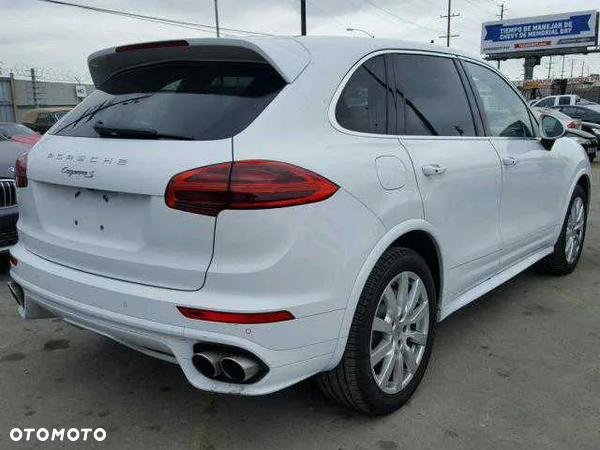 Porsche Cayenne S - 37