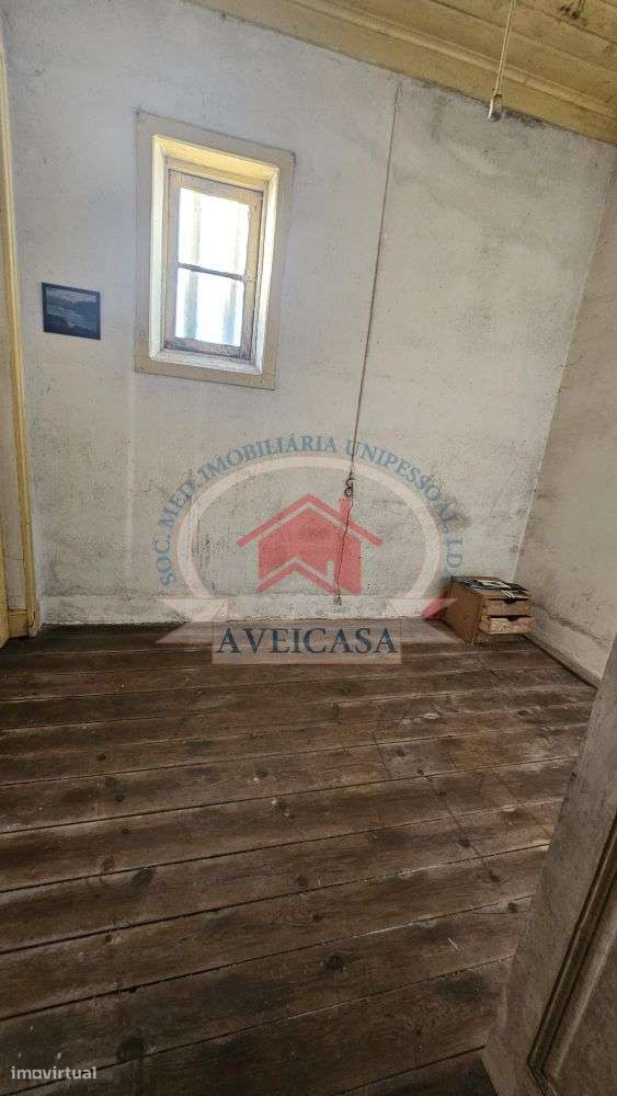 CASA GANDARESA EM VERDEMILHO PARA RECUPERAR-18