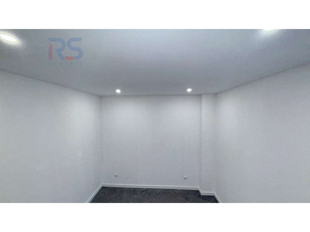 Espaço Comercial Convertido em Habitação Santo Tirso-8