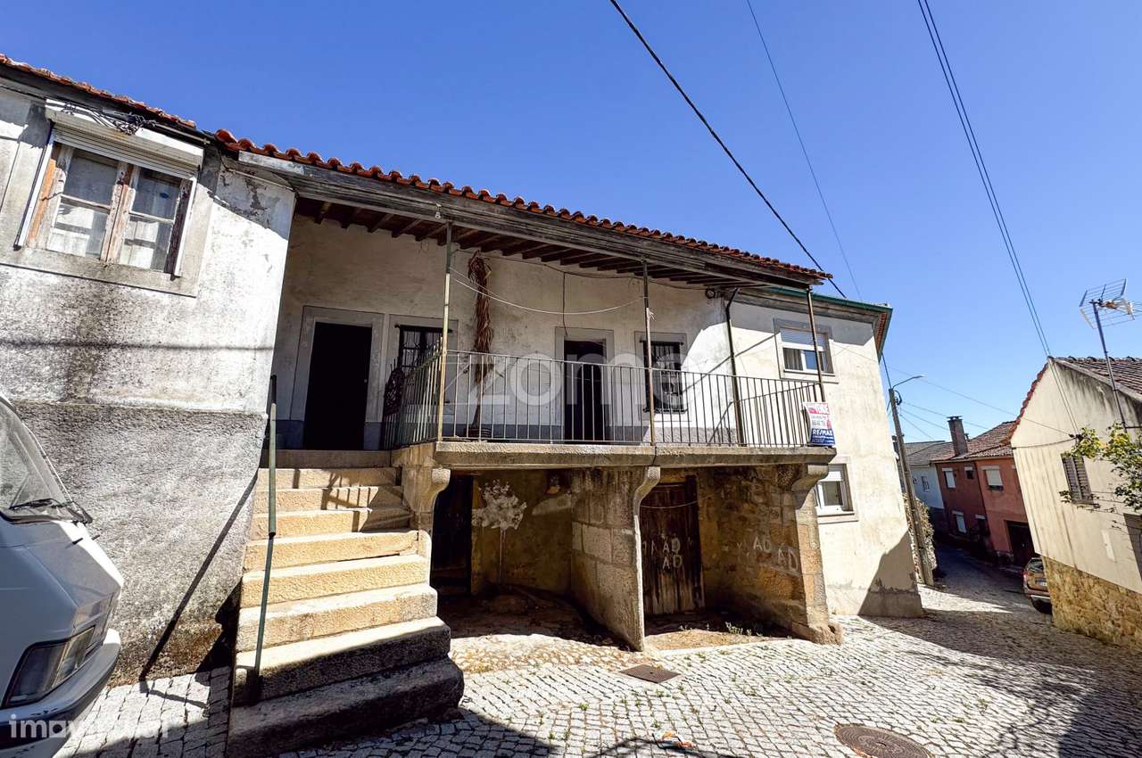 Casa Centenária Típica Transmontana para Remodelar – Alijó - Grande imagem: 3/18