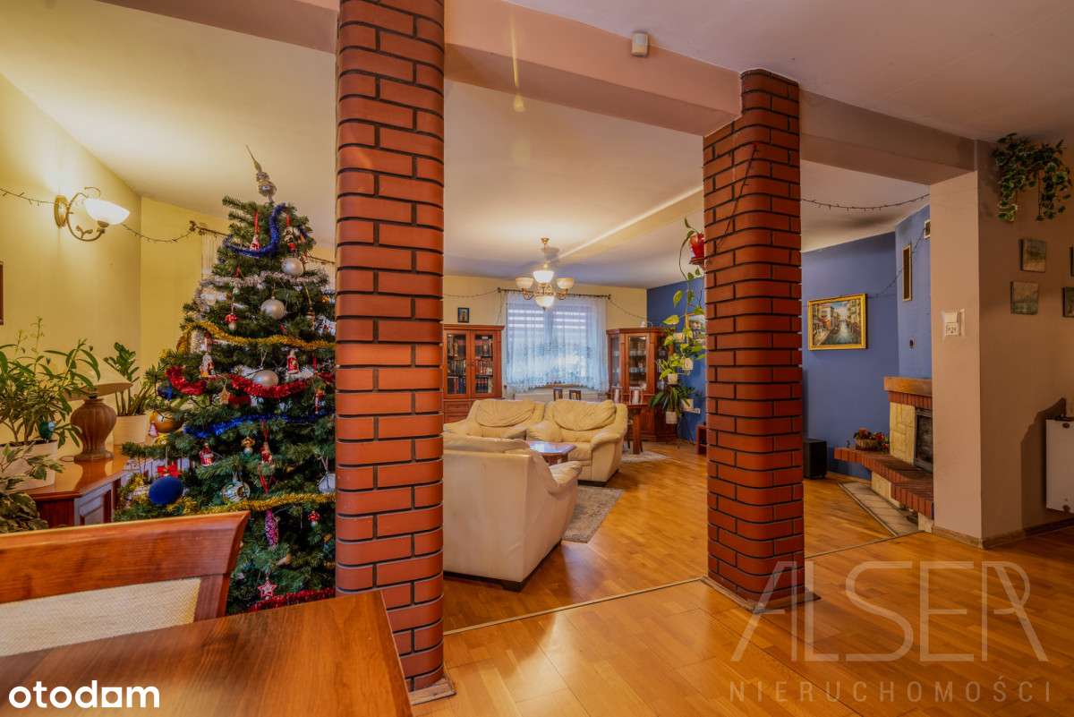 Dom na Osiedlu Bajkowym + Budynek Mieszkalno-Gosp.-4