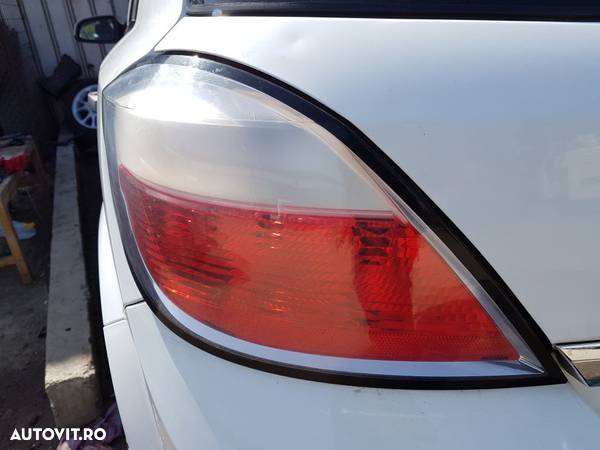 Tripla / Lampa / Stop Stanga Opel Astra H Hatchback 2004 - 2010 - 3