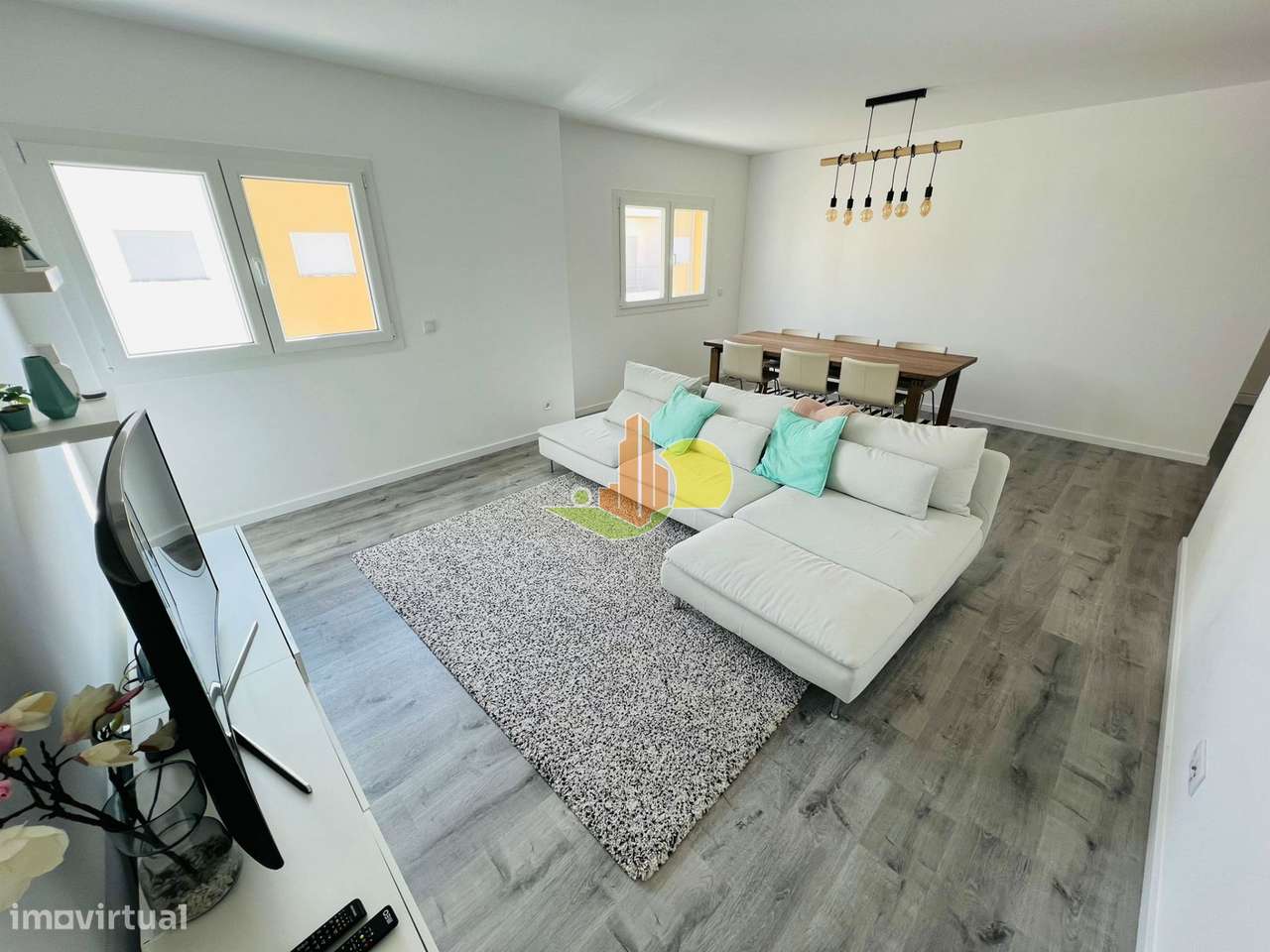 T2 c/ Garagem - Condomínio c/ Piscina-12