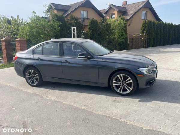 BMW Seria 3 335i xDrive - 29