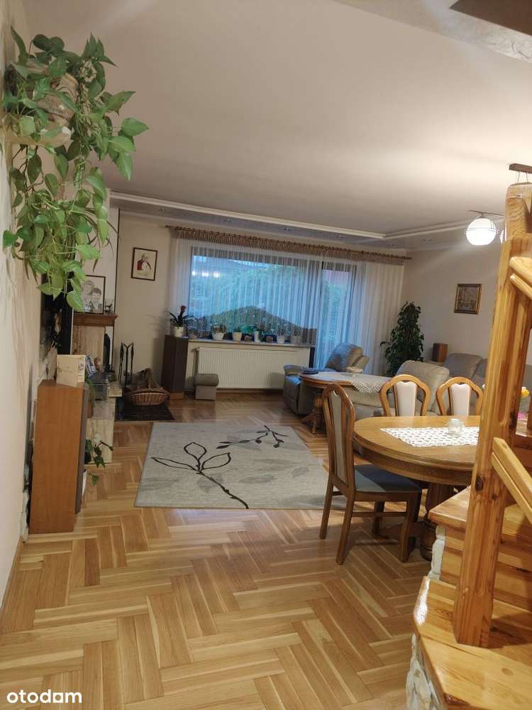 Dom w zabudowie szeregowej .-6